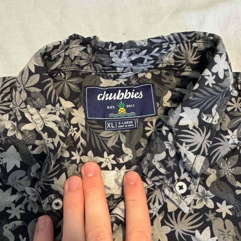 Mens Chubbies Button down - Picture 2 of 4